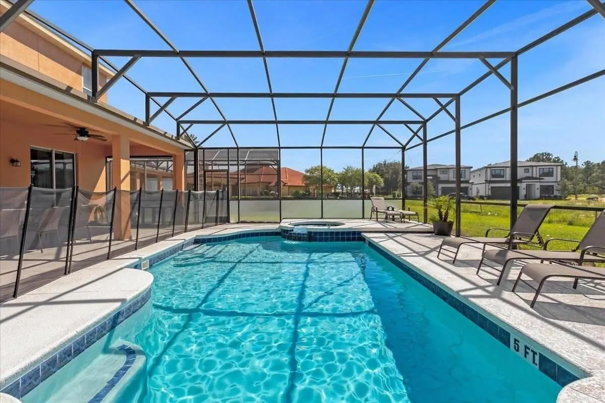 Holiday home Heated Pool & Free Clubhouse Near Disney Davenport