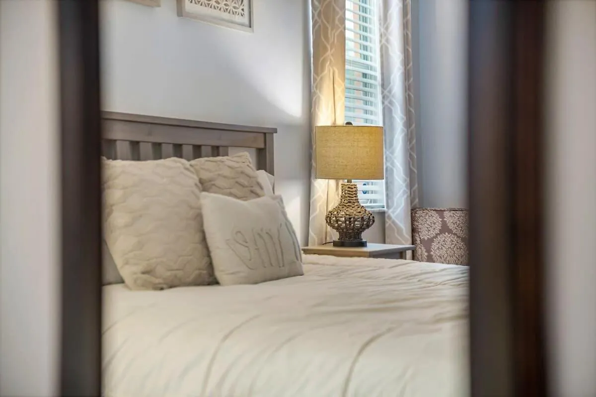 Heated Pool & Free Clubhouse Near Disney Davenport