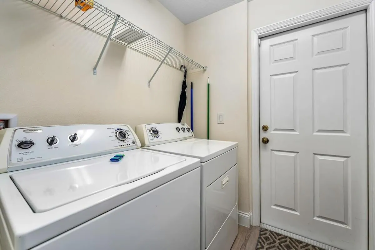 Heated Pool & Free Clubhouse Near Disney Davenport