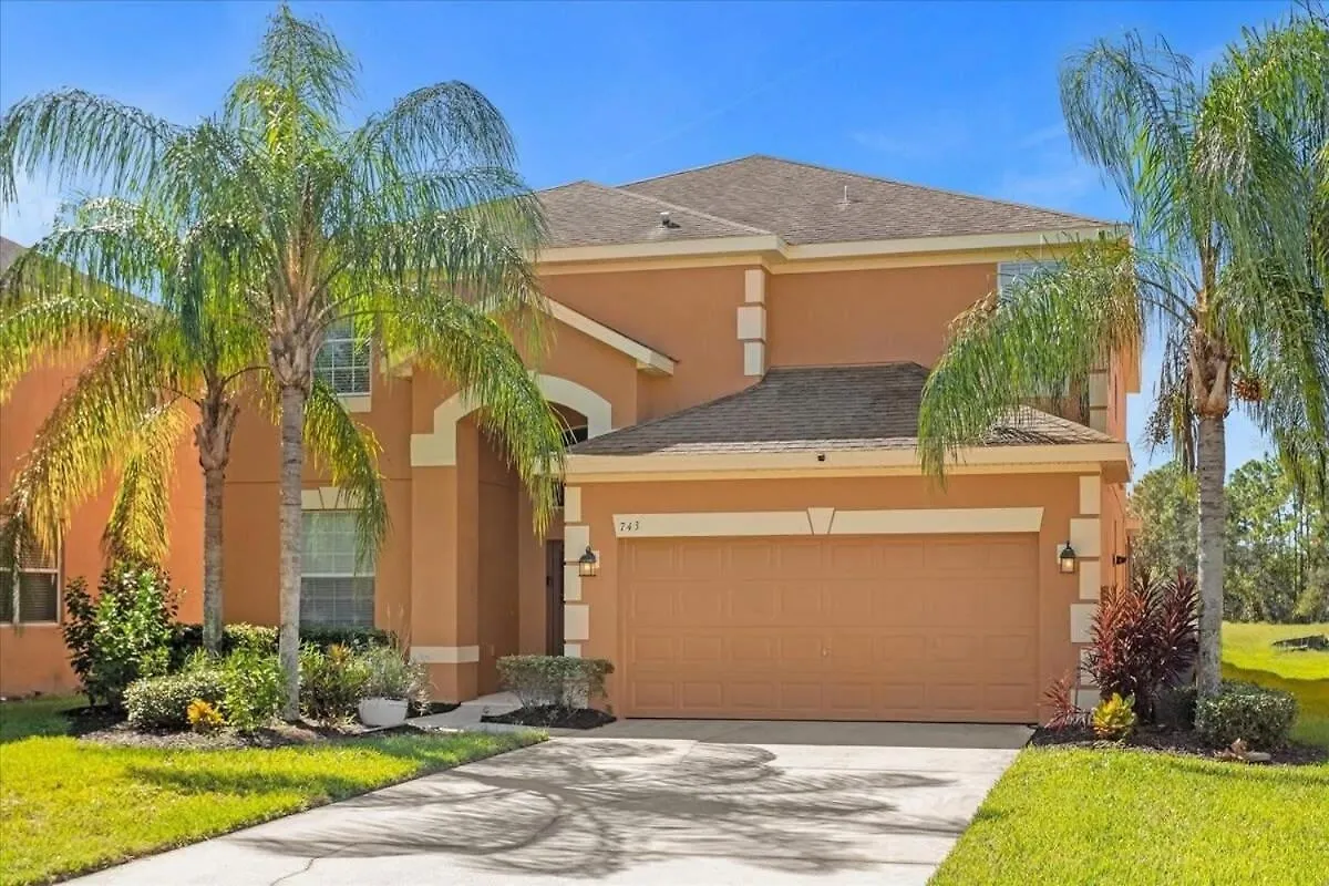 Heated Pool & Free Clubhouse Near Disney Davenport